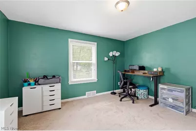 19230 Scottsdale Boulevard, Huber Heights, OH 44122 - Photo 32