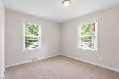 19230 Scottsdale Boulevard, Huber Heights, OH 44122 - Photo 30