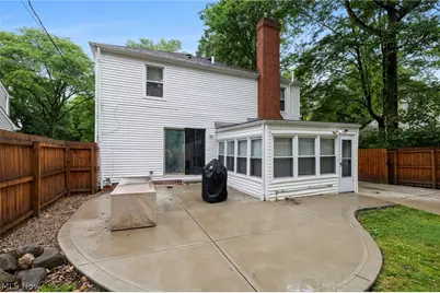 19230 Scottsdale Boulevard, Huber Heights, OH 44122 - Photo 6