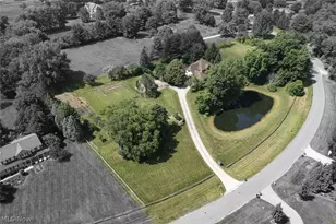 3815 W Sweet Briar Dr, Medina, OH 44256 - Photo 2