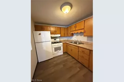 39 W 2nd Street #B, Frazeysburg, OH 43822 - Photo 4