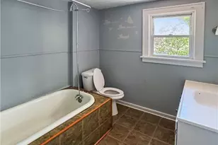 2041 13th St SW, Akron, OH 44314 - Photo 10