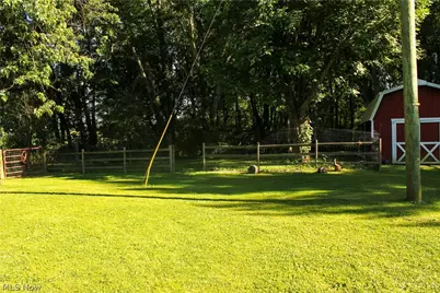 10566 Clapsaddle Avenue NE, Alliance, OH 44601 - Photo 28