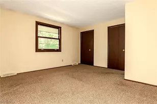 249 Shore Dr, Eastlake, OH 44095 - Photo 14