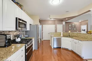 8578 Pine Creek Ln, Northfield, OH 44067 - Photo 6