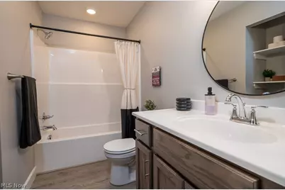 347 Ray Avenue NE, New Philadelphia, OH 44663 - Photo 2