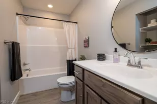 347 Ray Ave NE, New Philadelphia, OH 44663 - Photo 2