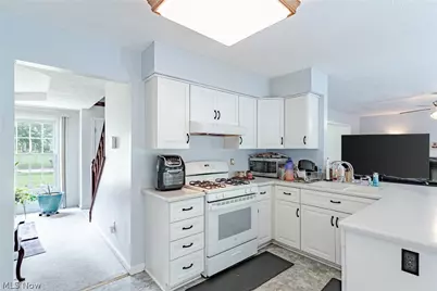 1347 Sharonbrook Drive, Twinsburg, OH 44087 - Photo 10