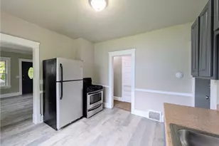 10302 Lamontier Ave, Loveland, OH 44104 - Photo 18