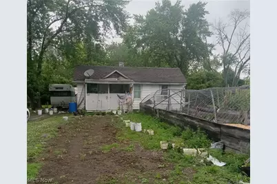 731 16th Street, Elyria, OH 44035 - Photo 2