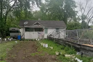 731 16th St, Elyria, OH 44035 - Photo 2