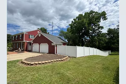 1679 Lakeview Square NE, Bolivar, OH 44612 - Photo 2
