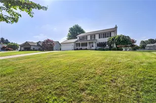 9454 Deer Hollow Dr, Mentor, OH 44060 - Photo 2