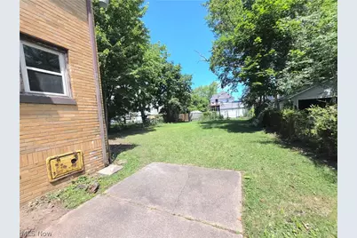 330 W 28th Street, Lorain, OH 44055 - Photo 6