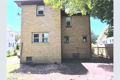 330 W 28th Street, Lorain, OH 44055 - Photo 4