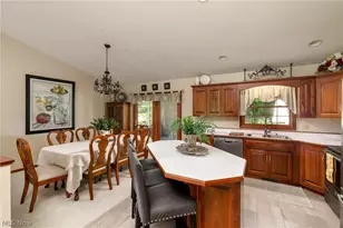 887 Manor Cir, Howard, OH 43028 - Photo 4