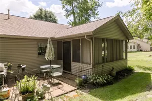 887 Manor Cir, Howard, OH 43028 - Photo 28