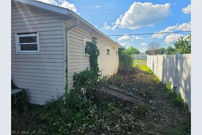 49 E Muskingum Avenue, Dresden, OH 43821 - Photo 2