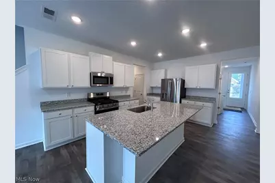 5076 Shepherds Glen, Willoughby, OH 44094 - Photo 2