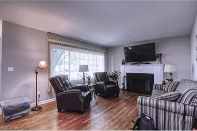 614 Hartzell Drive, Norton, OH 44203 - Photo 2