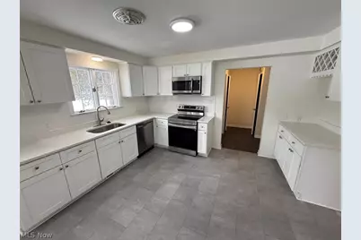 22350 S Woodland Road, Huber Heights, OH 44122 - Photo 10