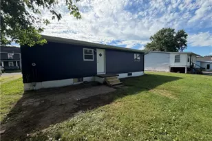 567 Chestnut St, Newcomerstown, OH 43832 - Photo 4