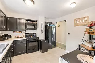 4633 Barrington Dr, Austintown, OH 44515 - Photo 4