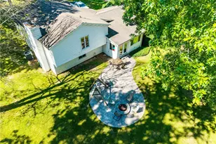 820 Lincoln St, Amherst, OH 44001 - Photo 2