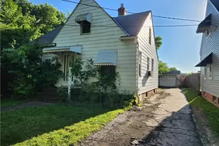 4544 Fulton Rd, Loveland, OH 44144 - Photo 2