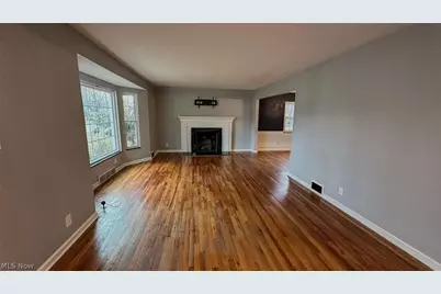 426 Dorchester Road, Akron, OH 44320 - Photo 2
