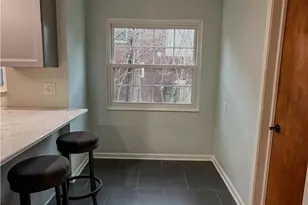 426 Dorchester Rd, Akron, OH 44320 - Photo 6