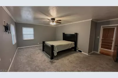 426 Dorchester Road, Akron, OH 44320 - Photo 12