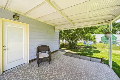 423 E 305th Street, Willowick, OH 44095 - Photo 8