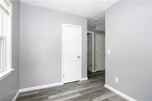 407 Oxford Ave, Akron, OH 44310 - Photo 12