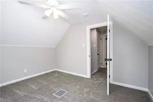 407 Oxford Ave, Akron, OH 44310 - Photo 18