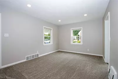 407 Oxford Avenue, Akron, OH 44310 - Photo 8