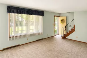 4345 Woodleigh Ln, Youngstown, OH 44511 - Photo 4