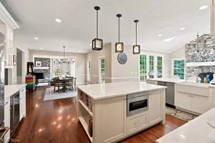 8320 Woodberry Blvd, Chagrin Falls, OH 44023 - Photo 2
