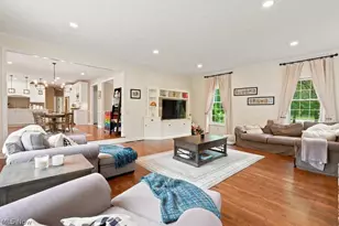 8320 Woodberry Blvd, Chagrin Falls, OH 44023 - Photo 14