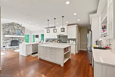 8320 Woodberry Boulevard, Chagrin Falls, OH 44023 - Photo 4