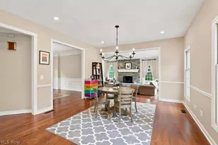 8320 Woodberry Blvd, Chagrin Falls, OH 44023 - Photo 10