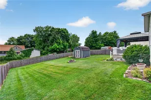 5668 Perry Hills Dr SW, Canton, OH 44706 - Photo 10