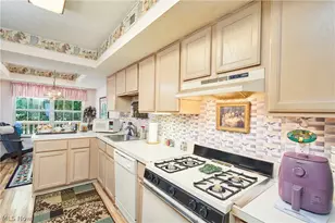 8637 Redtail Ct, Macedonia, OH 44056 - Photo 6