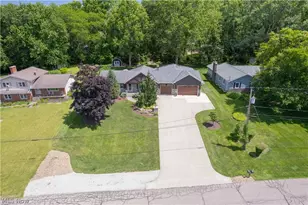 7742 Windy Hill Dr, Kent, OH 44240 - Photo 6