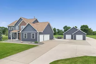 19137 Landing Ln, Columbia Station, OH 44028 - Photo 4