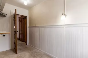 221 N 9th St, Cambridge, OH 43725 - Photo 26