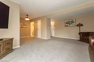 19201 Van Aken Blvd, Huber Heights, OH 44122 - Photo 4