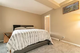 19201 Van Aken Blvd, Huber Heights, OH 44122 - Photo 12