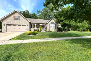 1052 Arrowhead Dr, Vermilion, OH 44089 - Photo 2