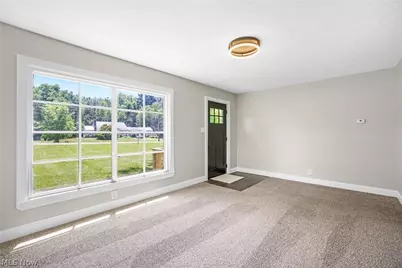 1371 Krumroy Road, Akron, OH 44306 - Photo 2